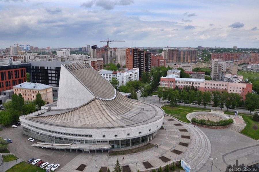 Глобус новосибирск. Театр Глобус Новосибирск. Театр ТЮЗ Новосибирск. ТЮЗ Глобус Новосибирск. Новосибирский Академический молодежный театр «Глобус» фото.